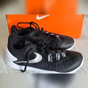 Nike Hyperchase TB  Black / Metallic Silver / White